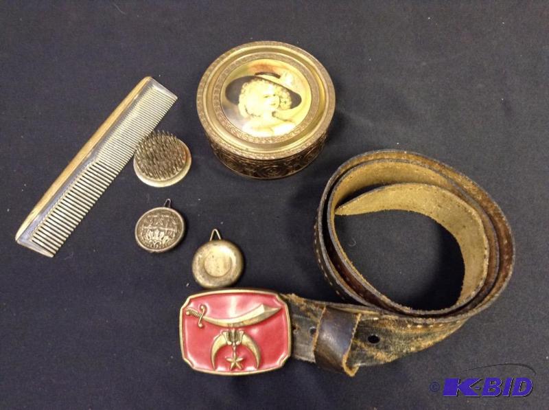 lot 98 image: Vintage womans vanity set, Shriner belt buckle,floral frog and weights