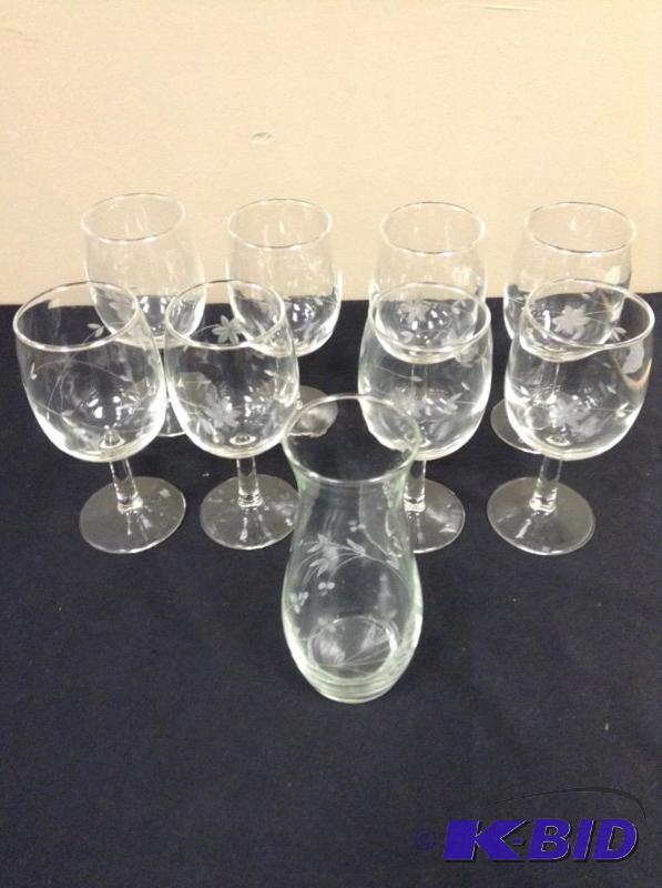 lot 116 image: Crystal wine glasses and vase