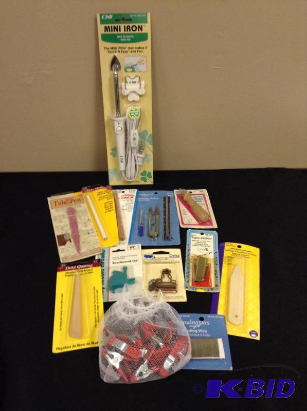lot 117 image: Lot of sewing notions and crafting items