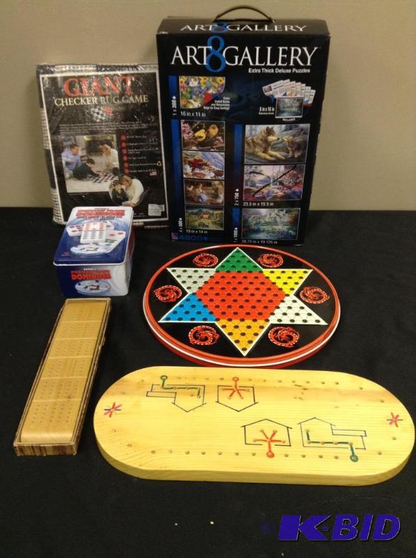 lot 122 image: Lot of puzzle and games