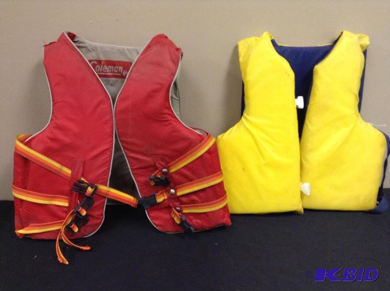 lot 128 image: Lot of two childrens life Vests