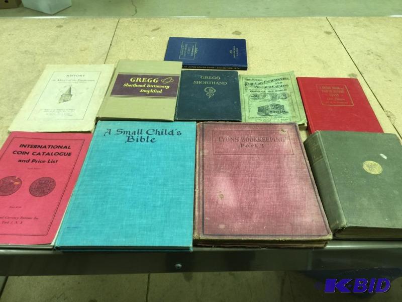lot 131 image: Lot Of Vintage Books