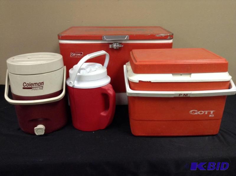 lot 160 image: Lot of Coleman chest, Coleman water cooler, Rubbermaid water cooler and Gott chest