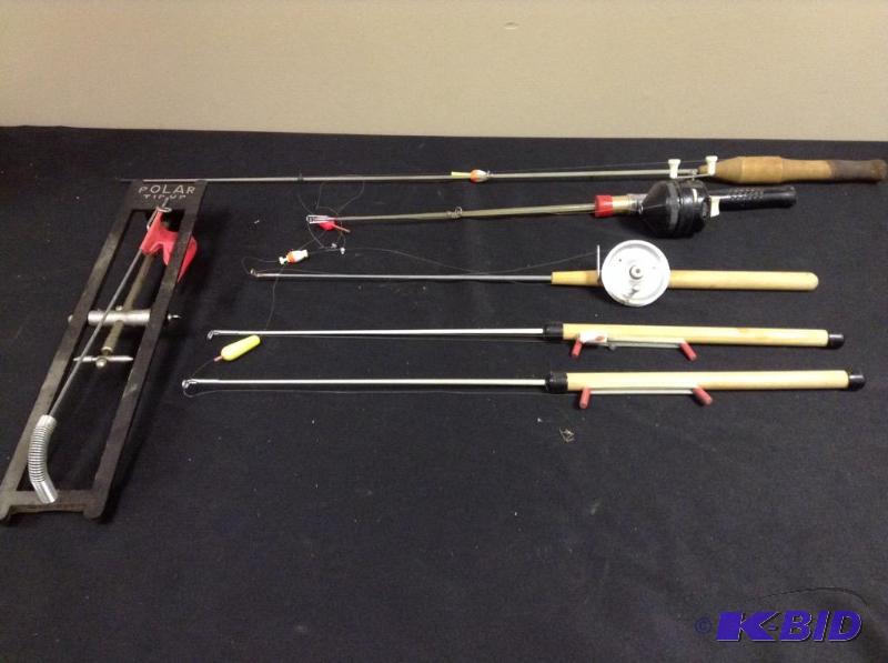 lot 168 image: Lot of ice fishing equipment