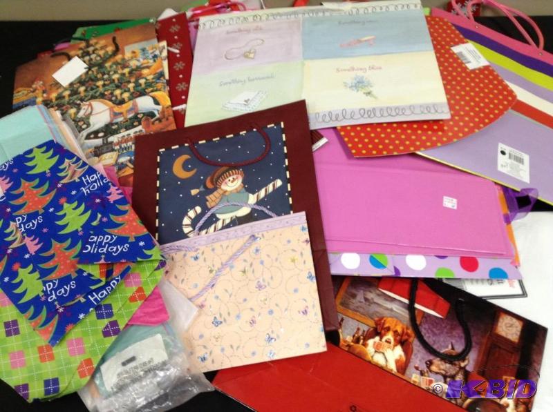 lot 175 image: Lot of gift bags, tissue, gift boxes and tags