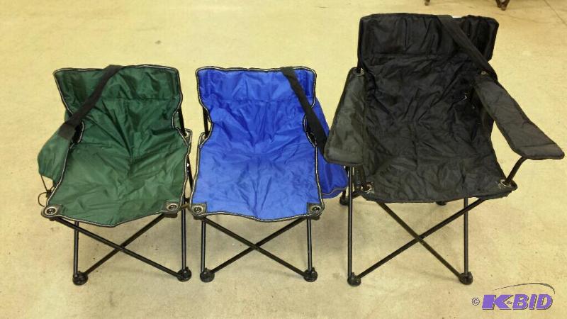 lot 184 image: 3 Childs Bag Folding Lawn Chairs