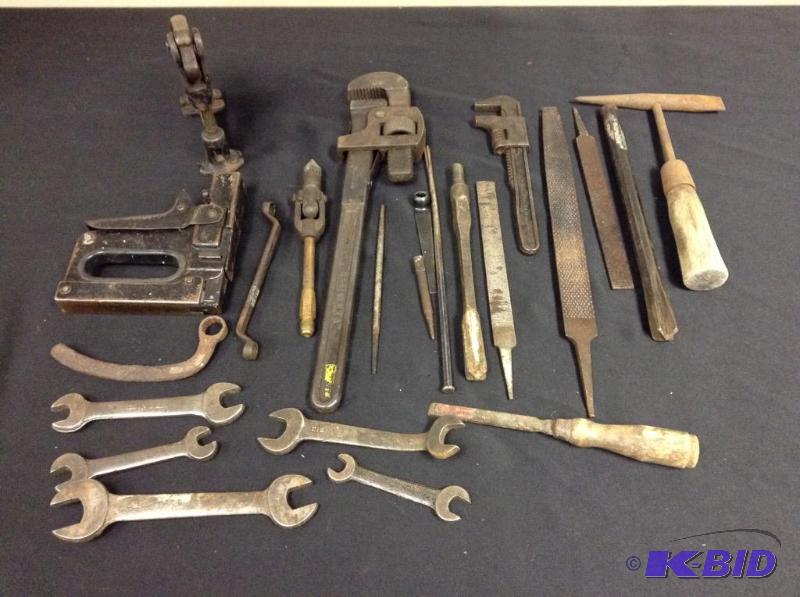 lot 23 image: Lot of Old Tools