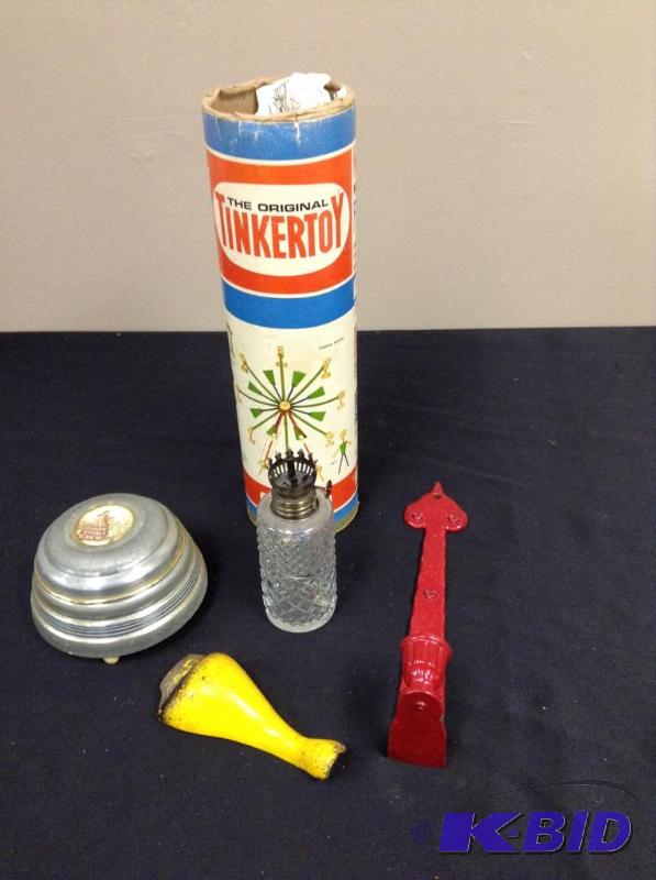 lot 27 image: Tinker Toys & Other Vintage Items
