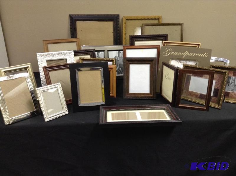 lot 37 image: Huge lot of picture frames