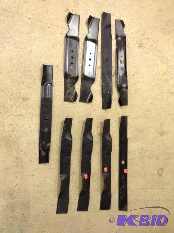 lot 5 image: 9 Lawnmower Blades