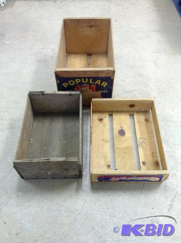 lot 7 image: 3 Wood Crates