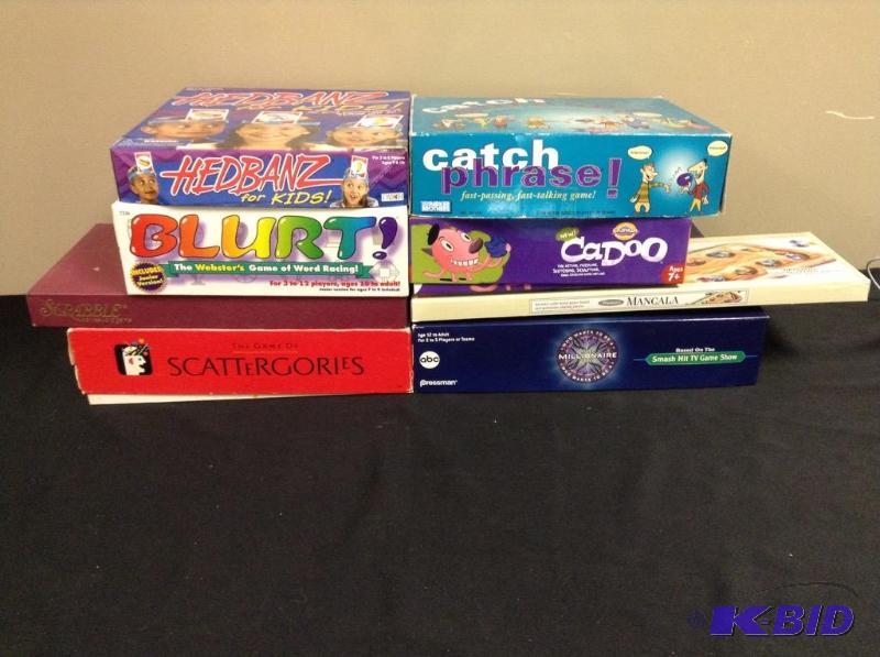 lot 94 image: Lot of family games