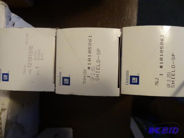 lot 10 image: Qty 3 Delco  GM Battery Terminal Battery Ter...