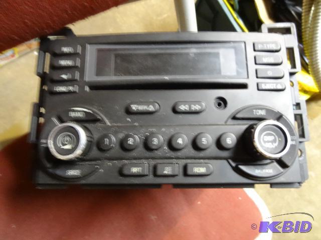 lot 110 image: Delco CD Car Radio. Model 25890720. No wiring...