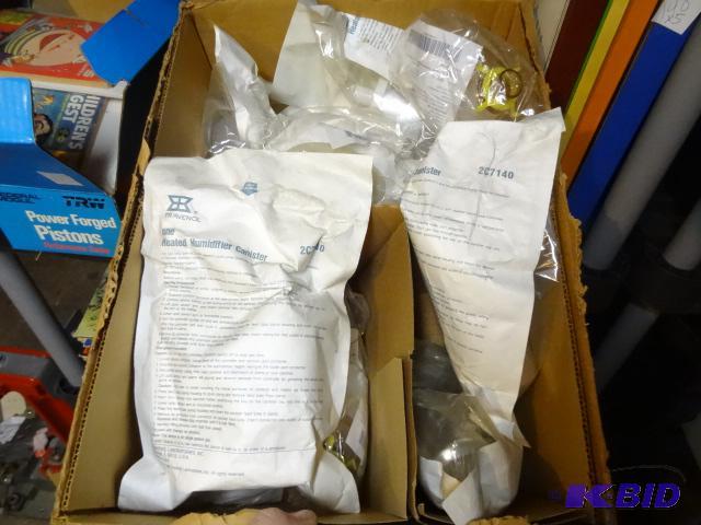 lot 141 image: Heated Humidifier Cannisters plus Masks. New...