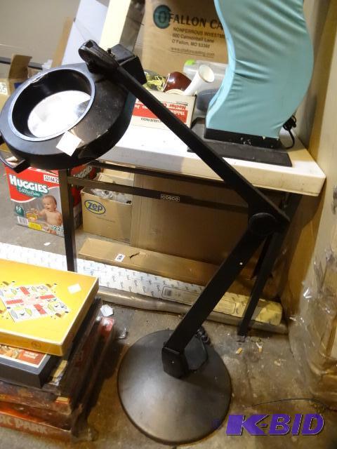 lot 193 image: Floor Style Lighted Magnifier. Works....