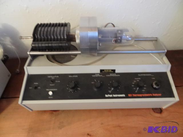 lot 201 image: Dupont 951 Thermogravimetric Analyzer pn 951...