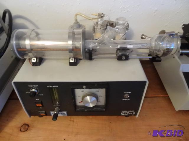 lot 202 image: Computrac ME-1 Lab Equipment Powers on....