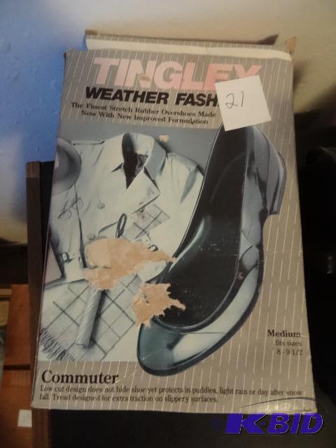 lot 21 image: Tingley Rubber Overshoes Size M NIB...