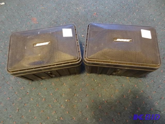 lot 51 image: Pair Bose 101 Speakers...