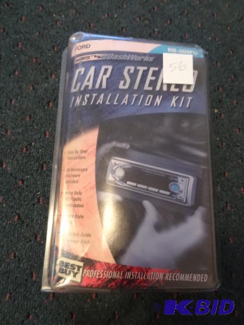 lot 56 image: Ford Car Radio Installation Kit BB509-FD...