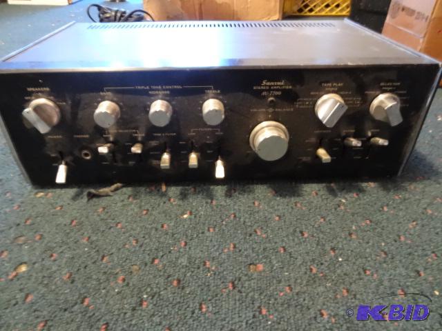 lot 60 image: Vintage Sansui AU-7700 Receiver  Amplifier. ...