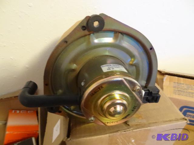 lot 8 image: Delco  GM Blower Motor Assy LND-113 New...