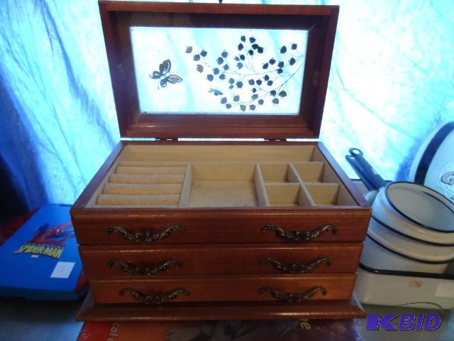 lot 80 image: Jewelry Box w Drawers...
