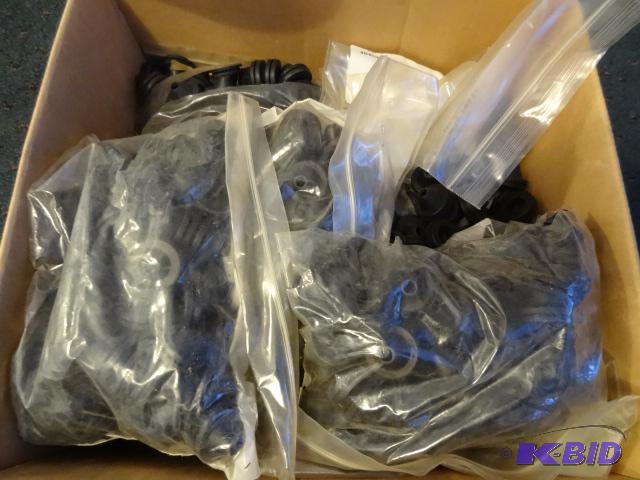 lot 89 image: Hundreds of New Rubber Grommets 1 O.D....