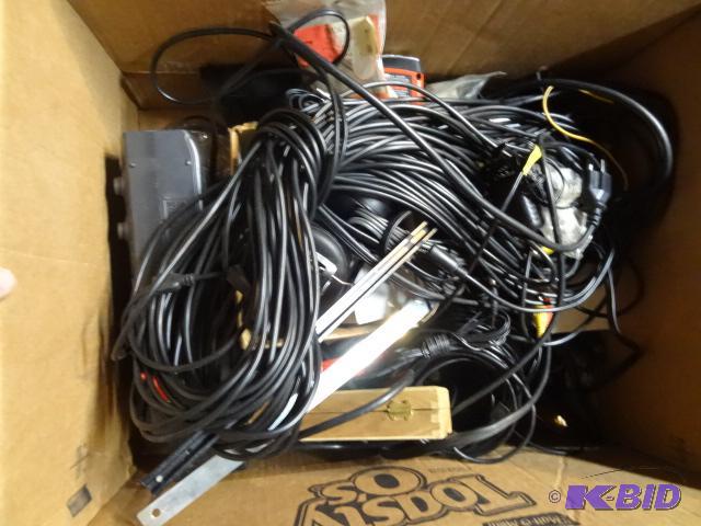 lot 96 image: Box Misc AV Cables etc....