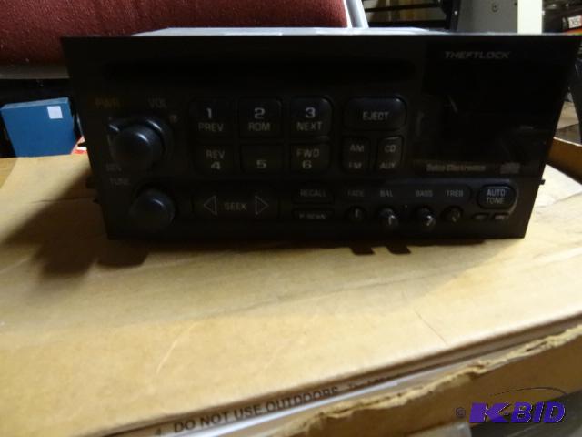 lot 98 image: Delco CD Car Stereo. Model 1507 123 3. No Wir...