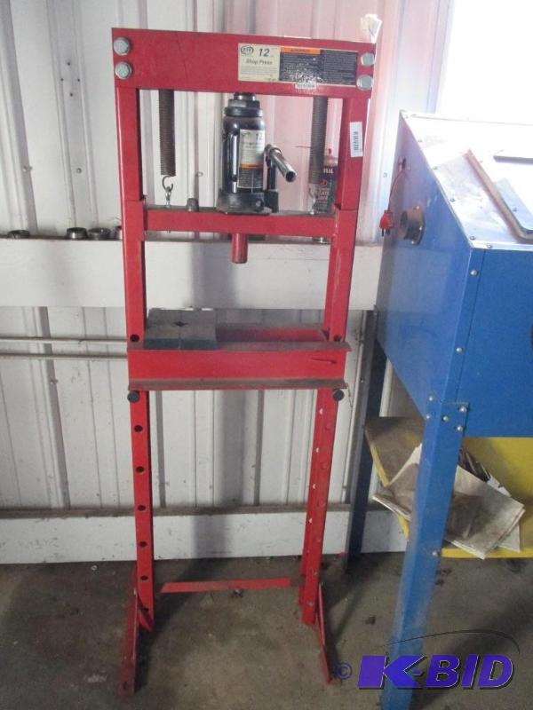 lot 24 image: 12 ton shop press...