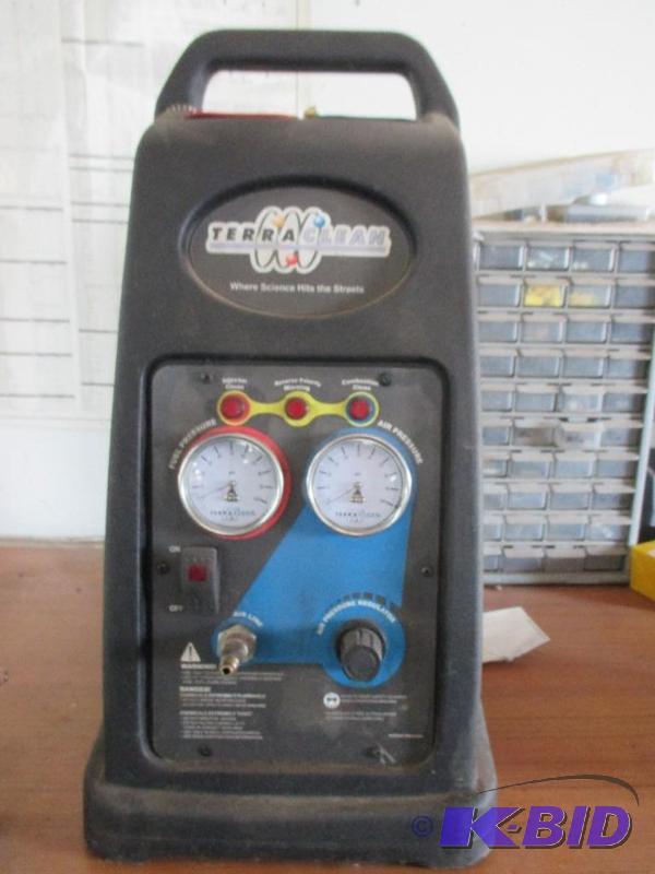 lot 26 image: Terraclean injector cleaner...