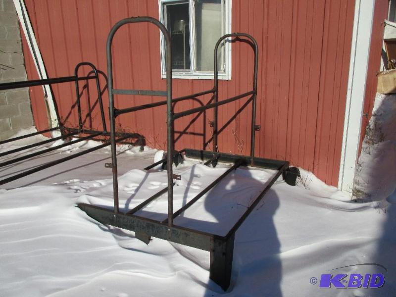 lot 28 image: Tire rack...