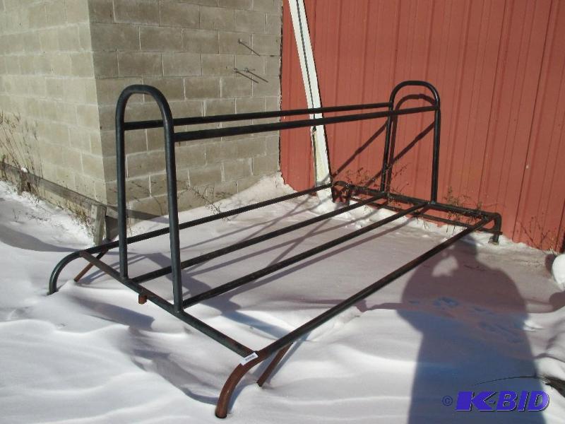 lot 29 image: Tire rack...