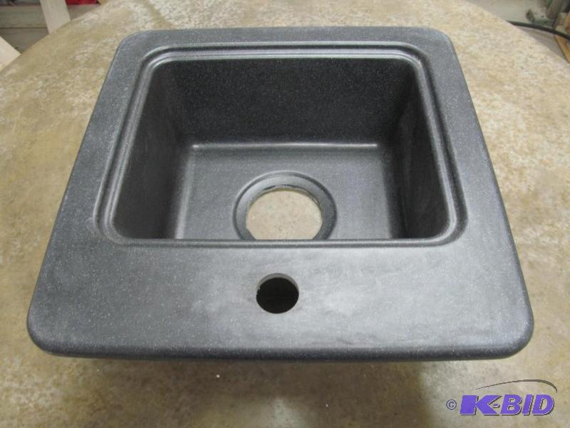 lot 104 image: Molded Sink