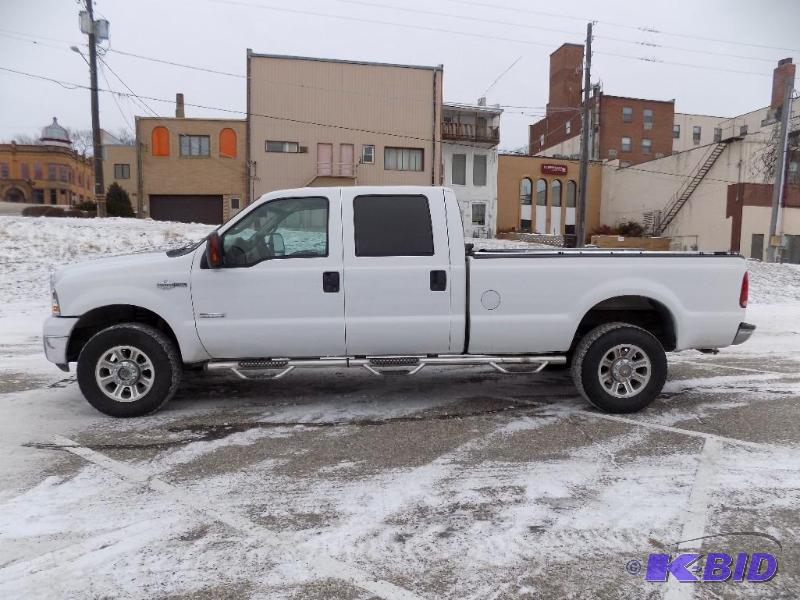 lot 2 image: Ford F-350 King Ranch Edition