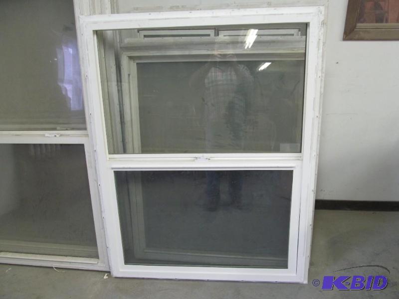 lot 21 image: Double Pane Window