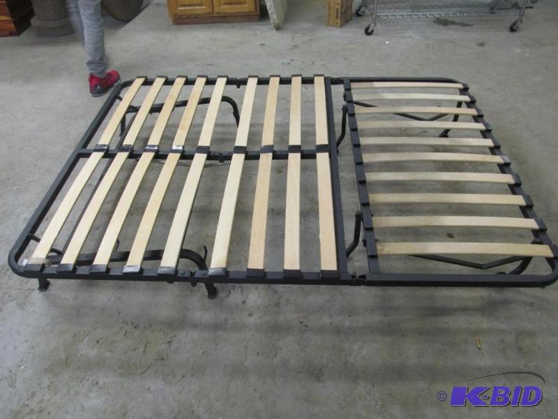 lot 27 image: Ikea Futon