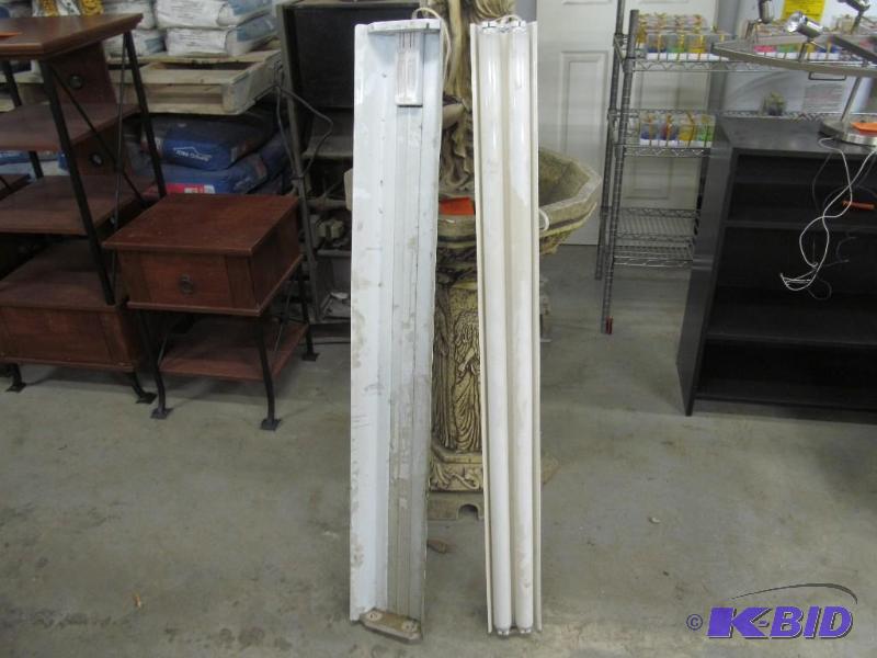 lot 58 image: (2) Fluorescent Light Fixtures