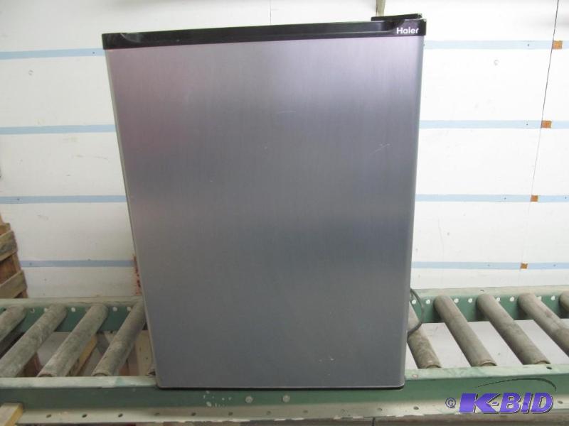 lot 60 image: Haier Mini Fridge