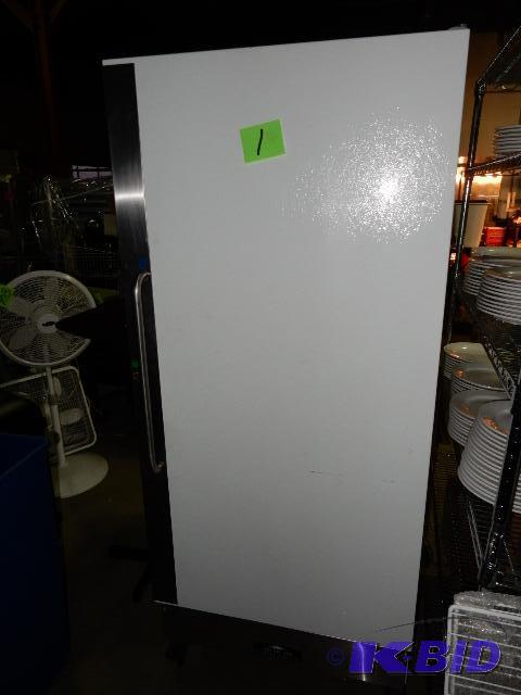 lot 1 image: Arctic Air Commercial Refrigerator