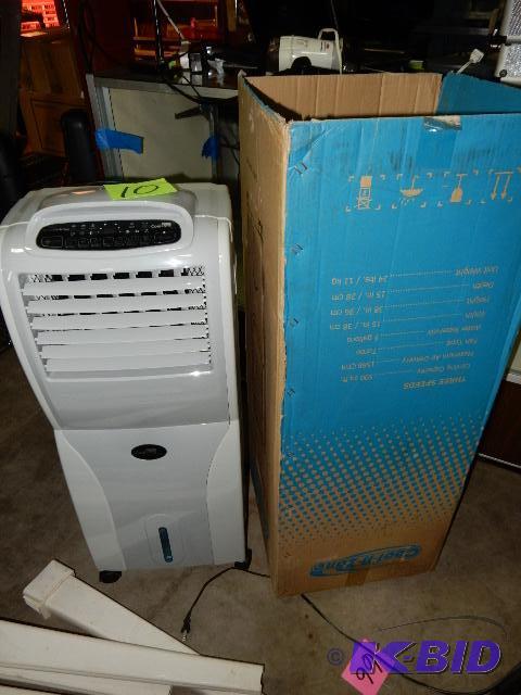 lot 10 image: Cool A Zone Cool Box