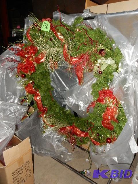 lot 136 image: Huge Christmas wreath