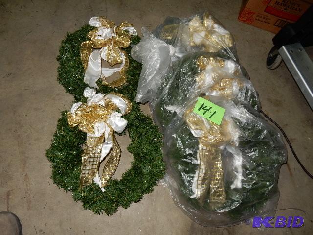 lot 141 image: 4, 16in wreaths