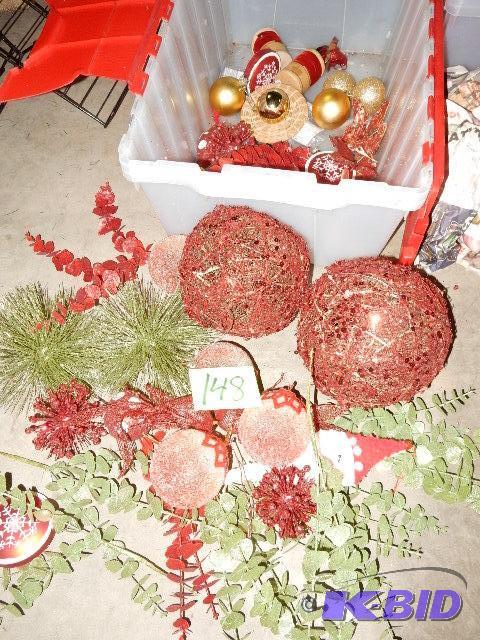 lot 148 image: Misc. Xmas Decorations
