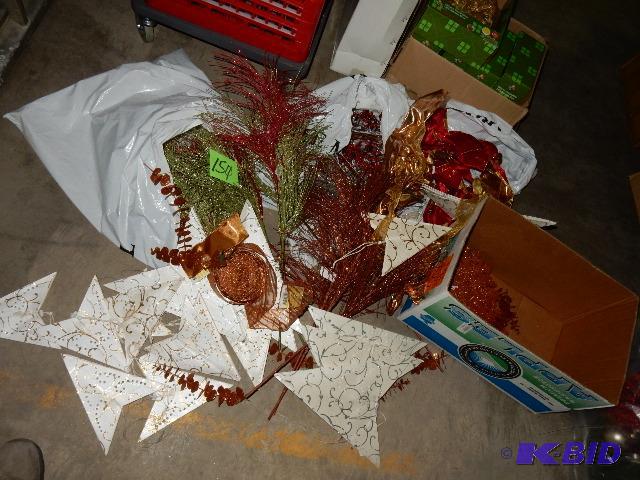 lot 150 image: Misc.. Xmas Decoration