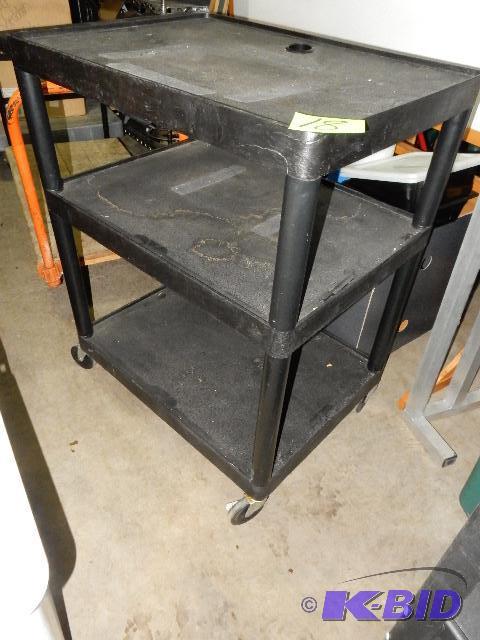 lot 18 image: Rolling cart