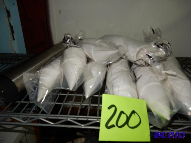 lot 200 image: Dixie cup dispenser and cups
