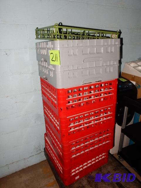 lot 211 image: Stackable Racks